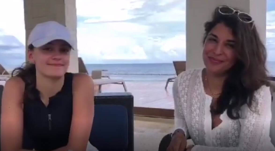 Mom and Daughter w Sara