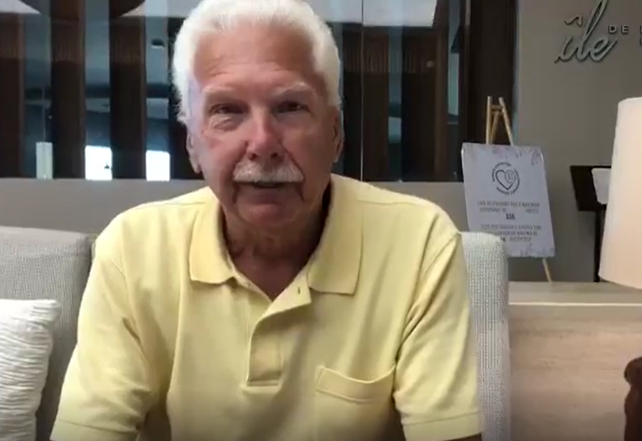 Mr. Gary from Montana feeling safe and enjoying his vaction from start to finish