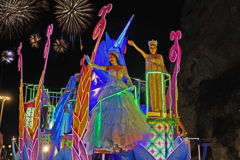 Traditional costumes and floats at Mazatlan Carnaval 2026