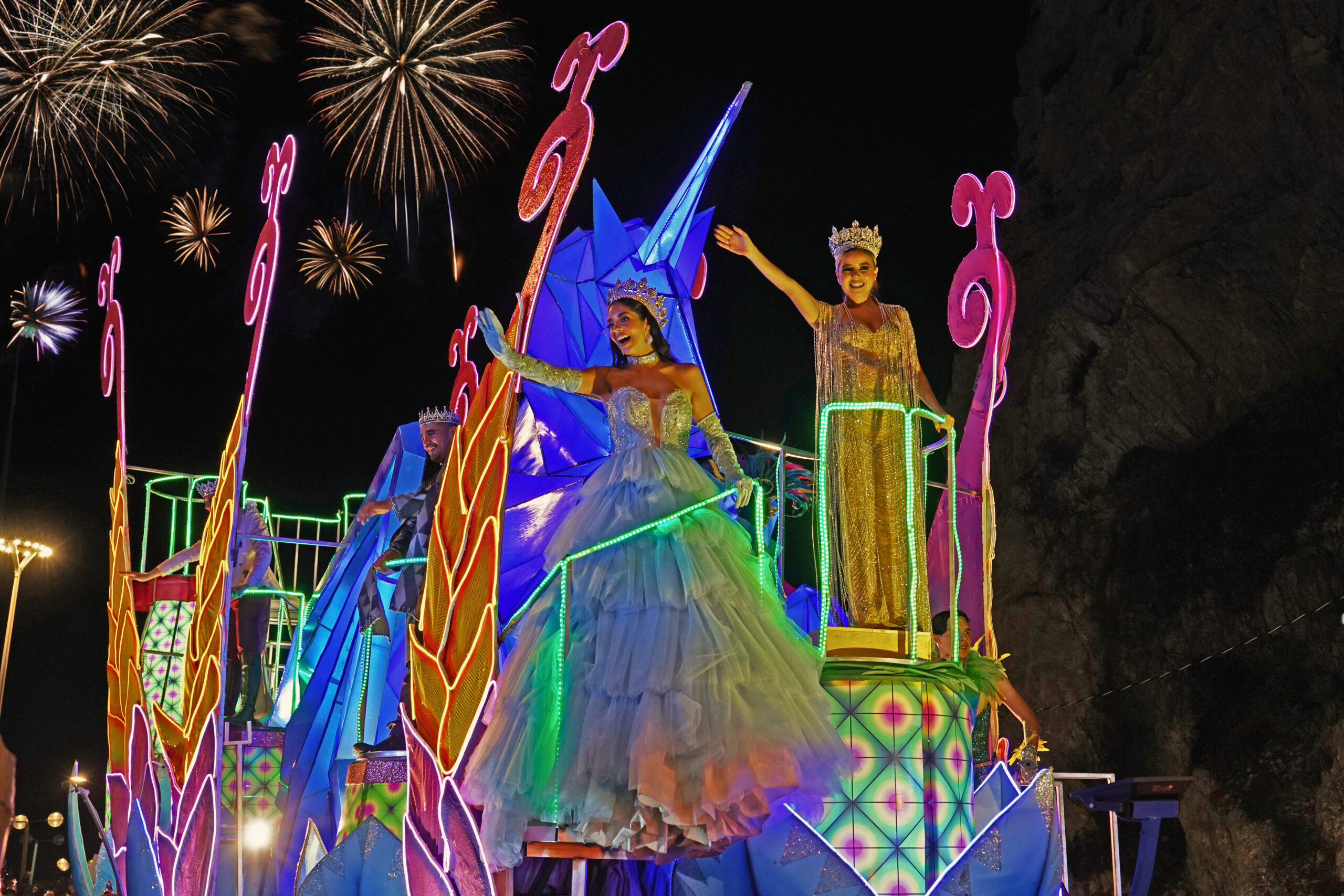 Traditional costumes and floats at Mazatlan Carnaval 2026